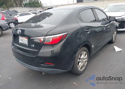 2017 Toyota Yaris Ia из США, поврежденный, VIN 3MYDLBYV4HY181207